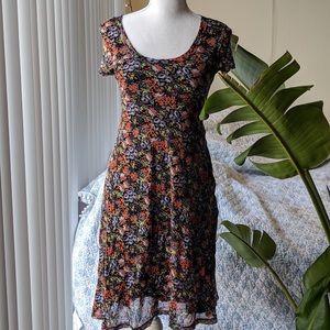 Karen Kane pretty fitted dress
